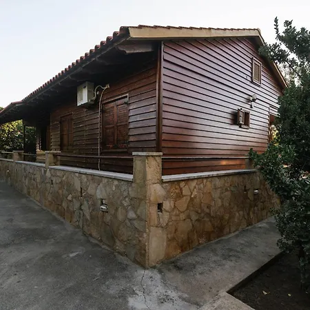 Vakantiehuis Wooden House *